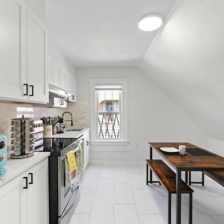 Cozy Gem In The Heart Of East Rock With Free Parking Near Yale And Dt Apartment Ню Хейвън Екстериор снимка