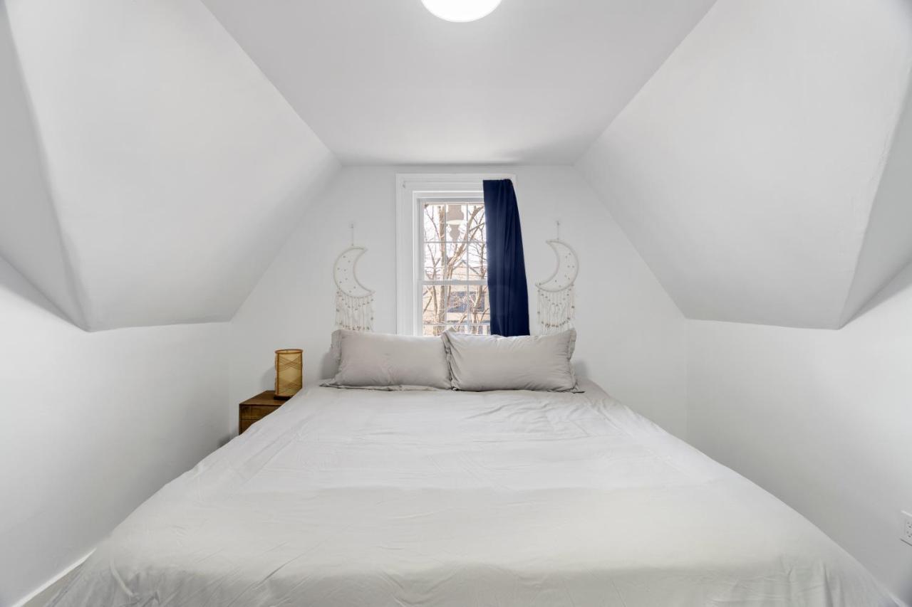 Cozy Gem In The Heart Of East Rock With Free Parking Near Yale And Dt Apartment Ню Хейвън Екстериор снимка