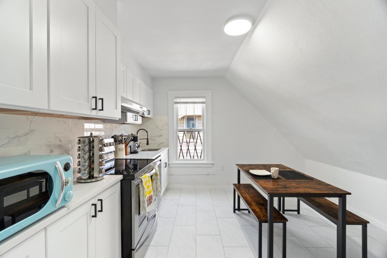 Cozy Gem In The Heart Of East Rock With Free Parking Near Yale And Dt Apartment Ню Хейвън Екстериор снимка